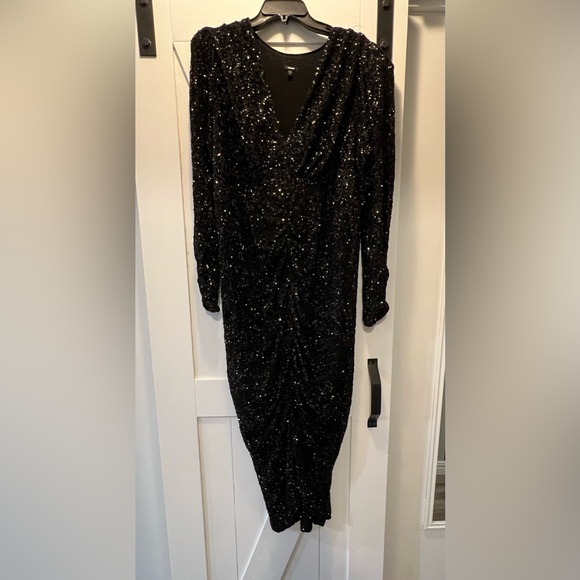 Express Black Sequin V-Neck Midi Dress - Picture 4 of 5